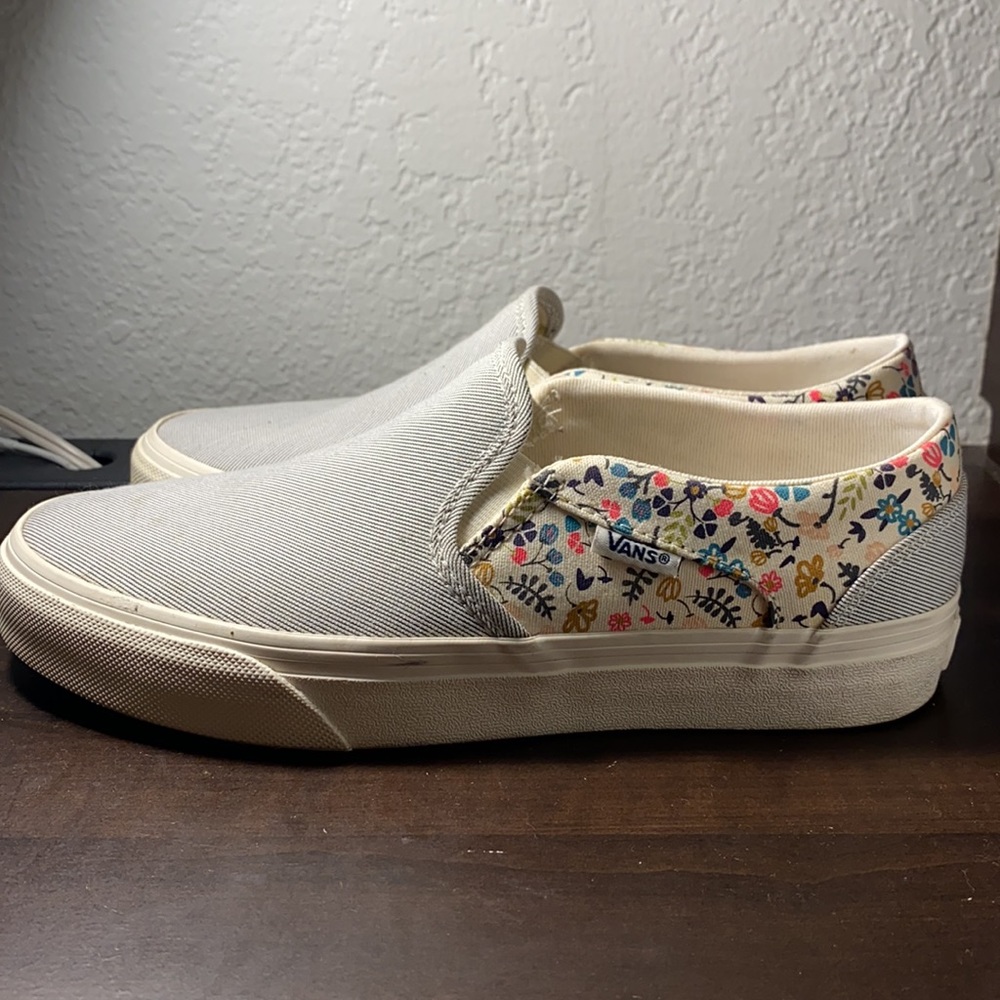 Vans - Picture 4 of 5